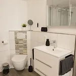 Moderne Und Gemuetliche In Holzbach