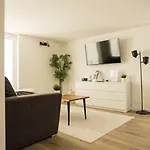 Moderne Und Gemuetliche In Holzbach