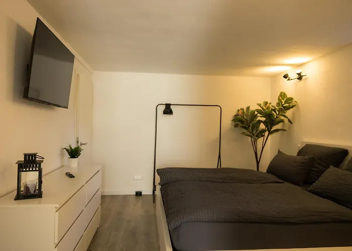 Moderne Und Gemütliche In * Holzbach